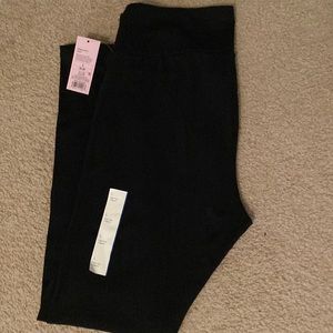 Wild fable black leggings. Size large and good stretch.